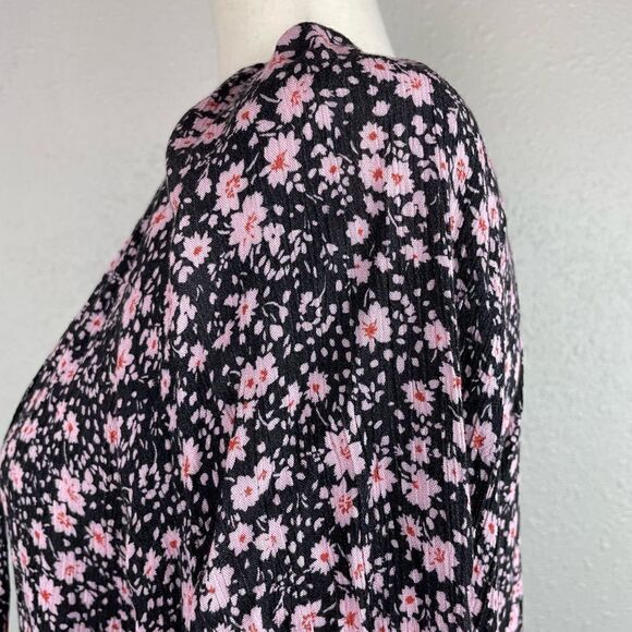 LUSH V-Neck Floral Top Size L EUC - Picture 4 of 7